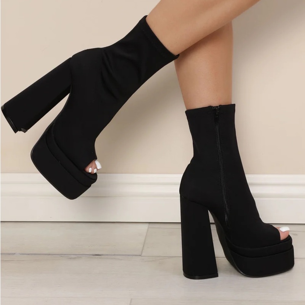 Platform boots fashion nova
